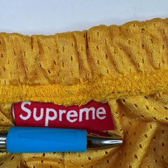 *Supreme Shorts Men's Size XLarge Yellow Basketball Paw Zip Packet Elastic Waist - Picture 2 of 16